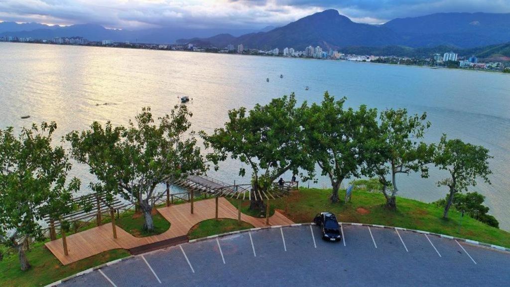 Apto Lindo 2 Dor Piscina Ar Internet 101 A Caraguatatuba Luaran gambar